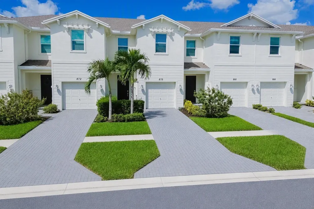 870 SE GROVEBUSH LANE Port St. Lucie, FL 34984