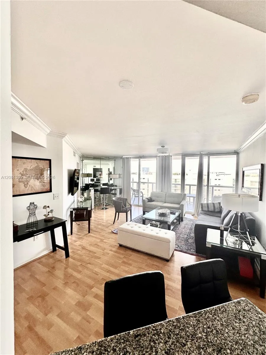 6301 Collins Ave #806 Miami Beach, FL 33141