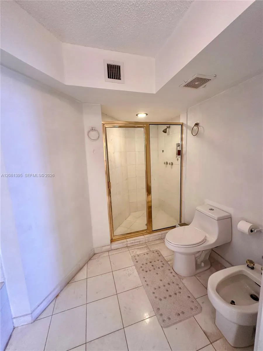 6301 Collins Ave #806 Miami Beach, FL 33141