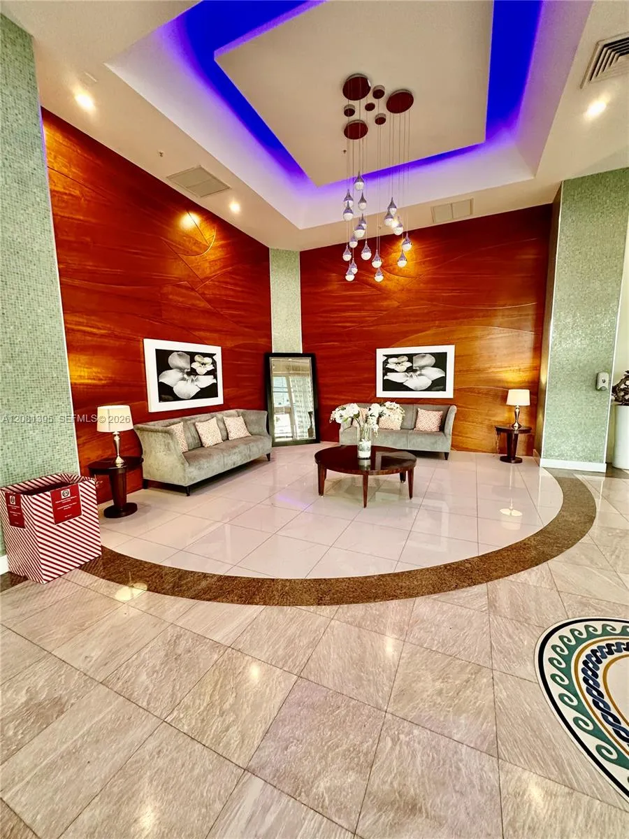 6301 Collins Ave #806 Miami Beach, FL 33141