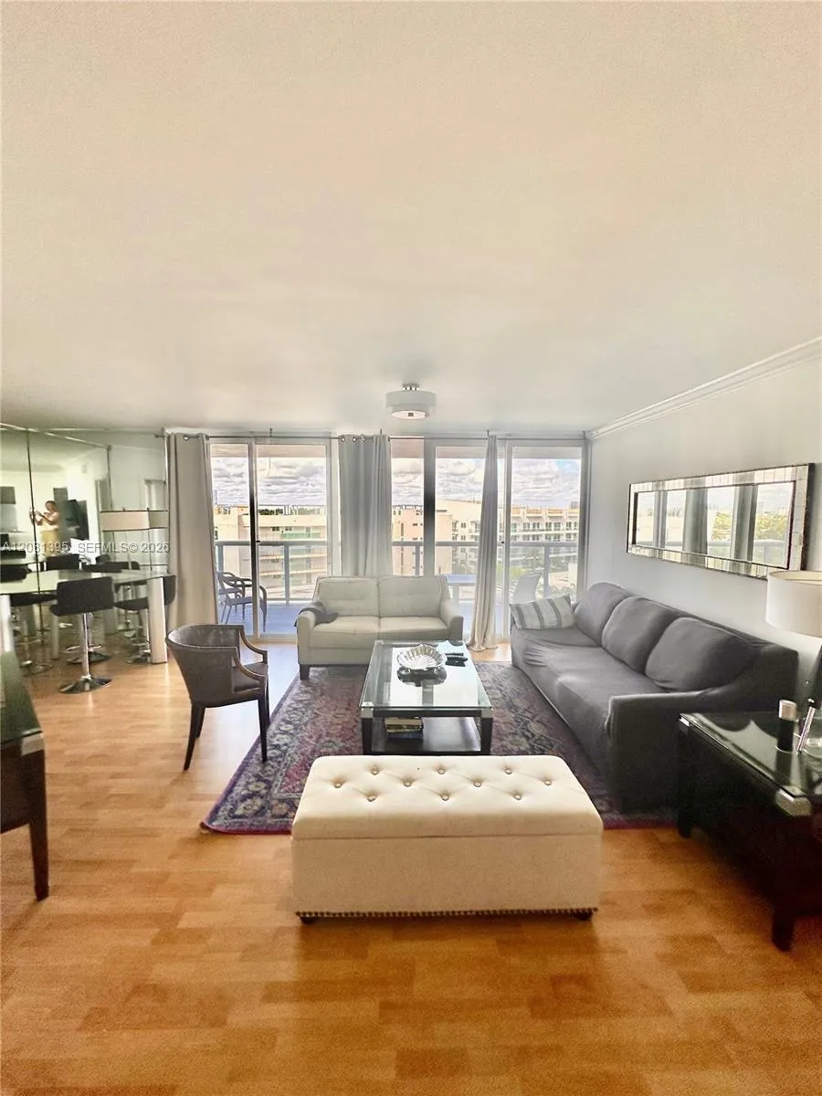 6301 Collins Ave #806 Miami Beach, FL 33141