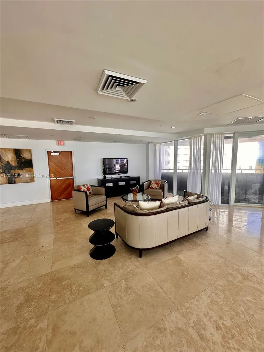 6301 Collins Ave #806 Miami Beach, FL 33141