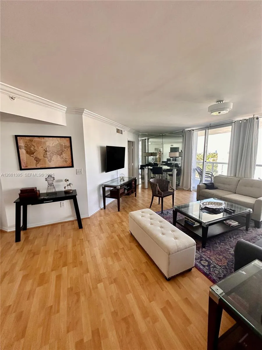 6301 Collins Ave #806 Miami Beach, FL 33141
