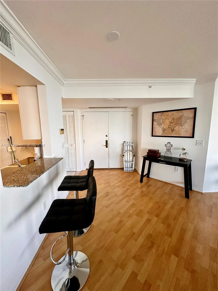 6301 Collins Ave #806 Miami Beach, FL 33141