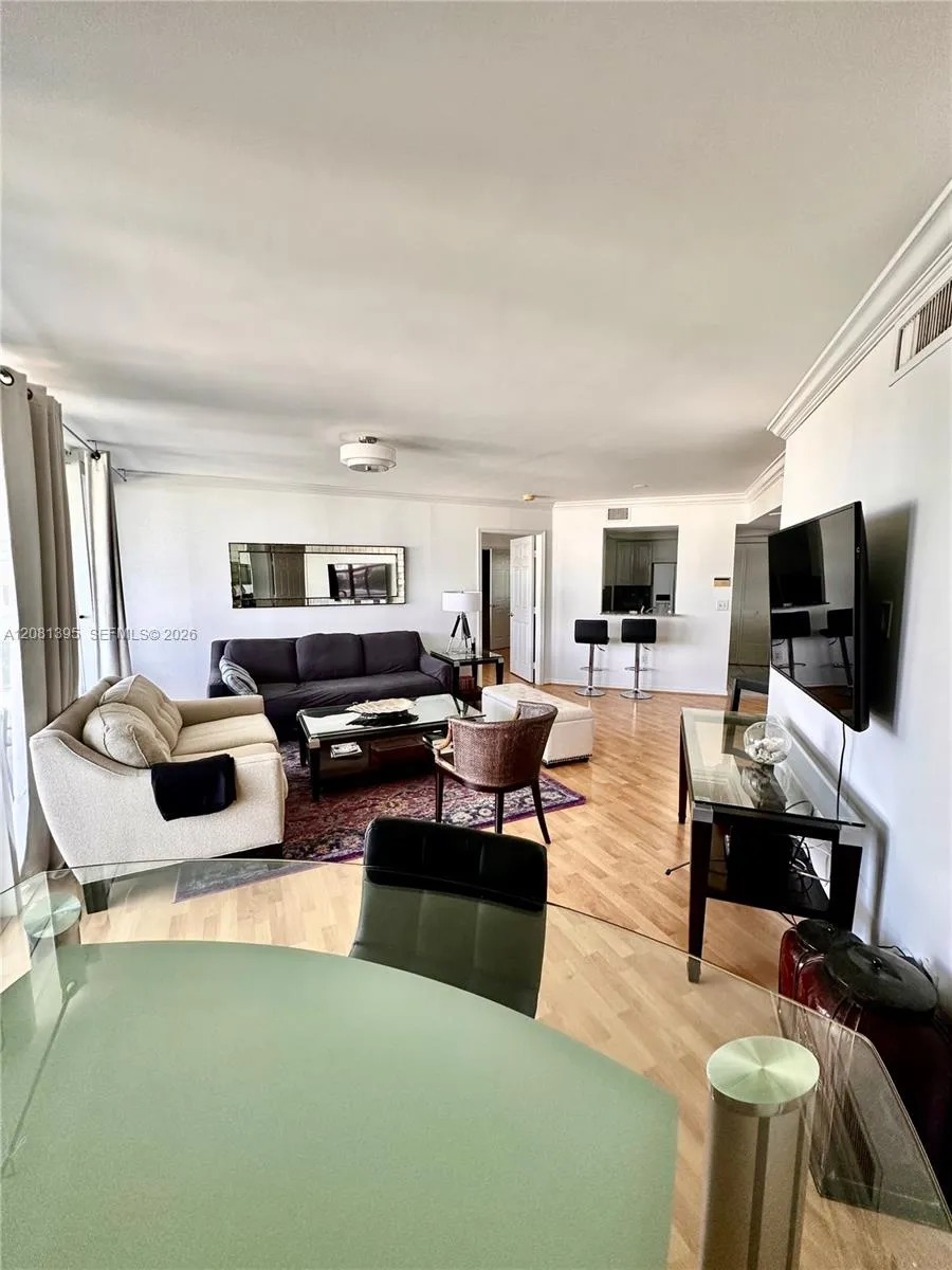 6301 Collins Ave #806 Miami Beach, FL 33141