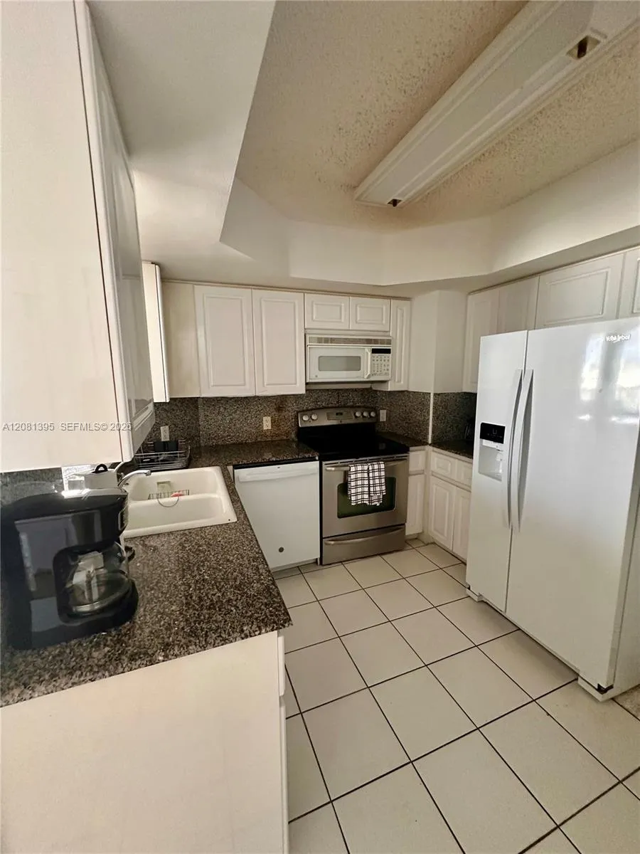 6301 Collins Ave #806 Miami Beach, FL 33141