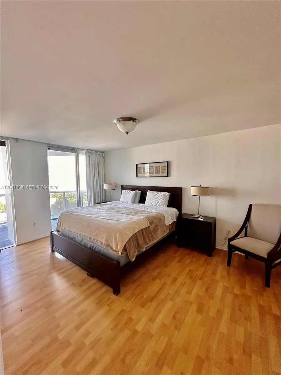 6301 Collins Ave #806 Miami Beach, FL 33141