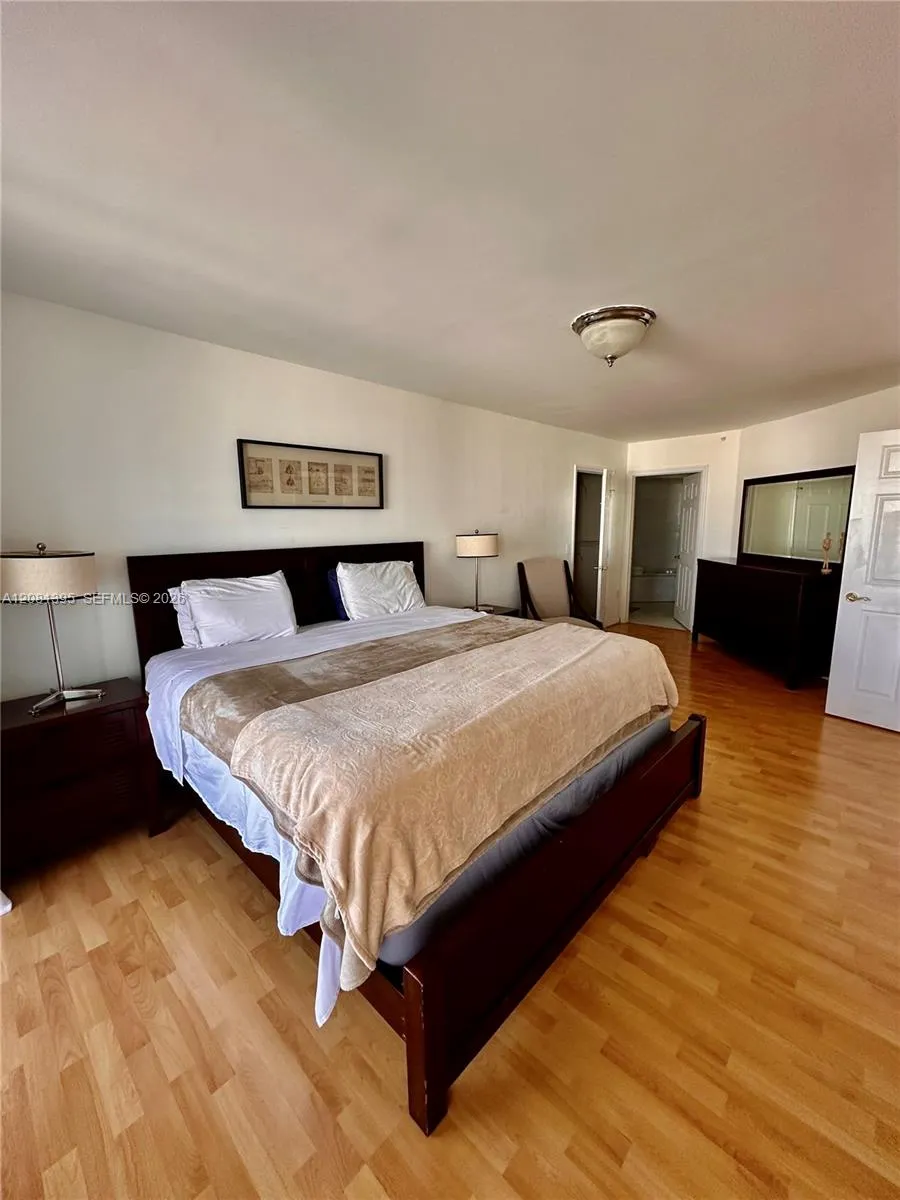 6301 Collins Ave #806 Miami Beach, FL 33141