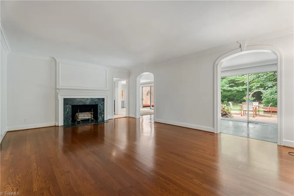 2822 Lazy Lane Winston-Salem, NC 27106