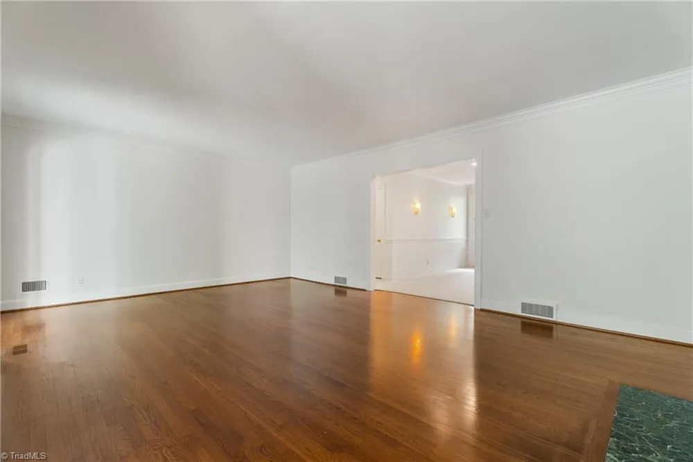 2822 Lazy Lane Winston-Salem, NC 27106
