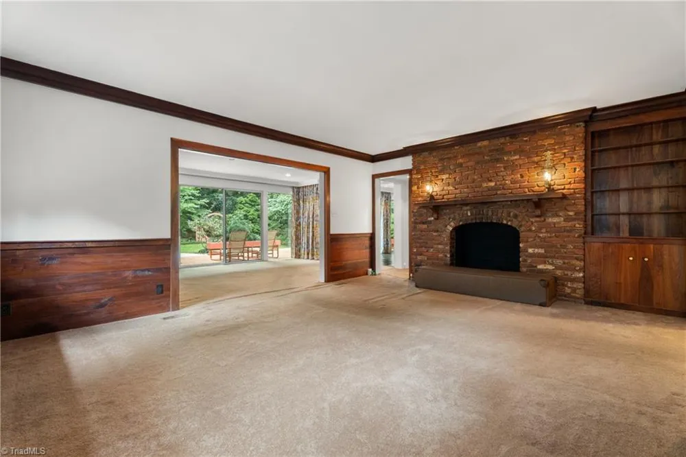 2822 Lazy Lane Winston-Salem, NC 27106