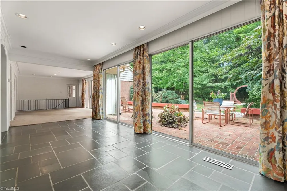 2822 Lazy Lane Winston-Salem, NC 27106