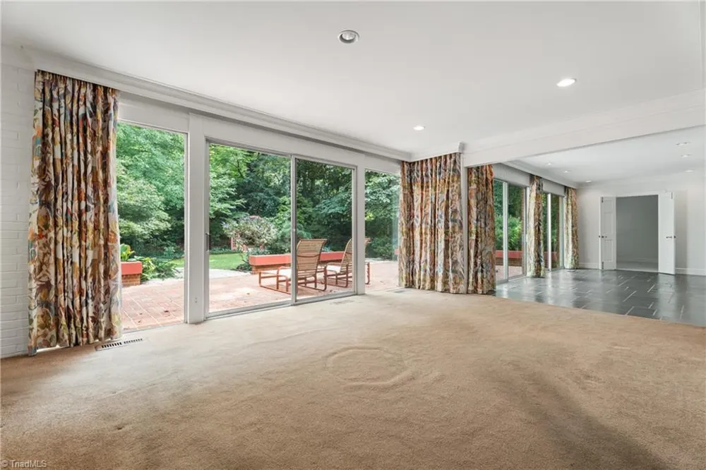 2822 Lazy Lane Winston-Salem, NC 27106