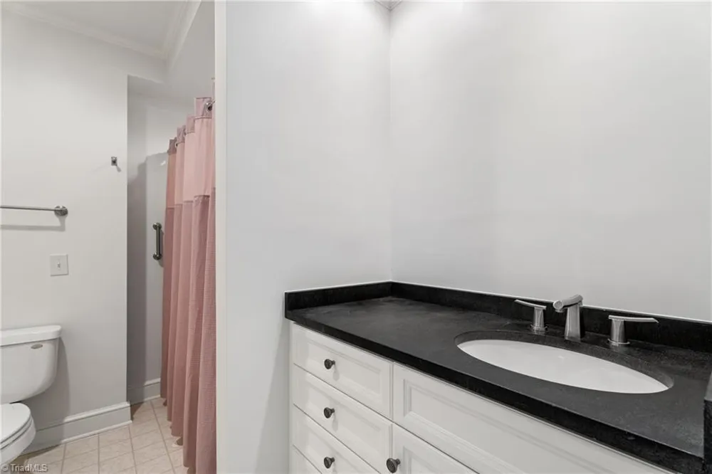 2822 Lazy Lane Winston-Salem, NC 27106