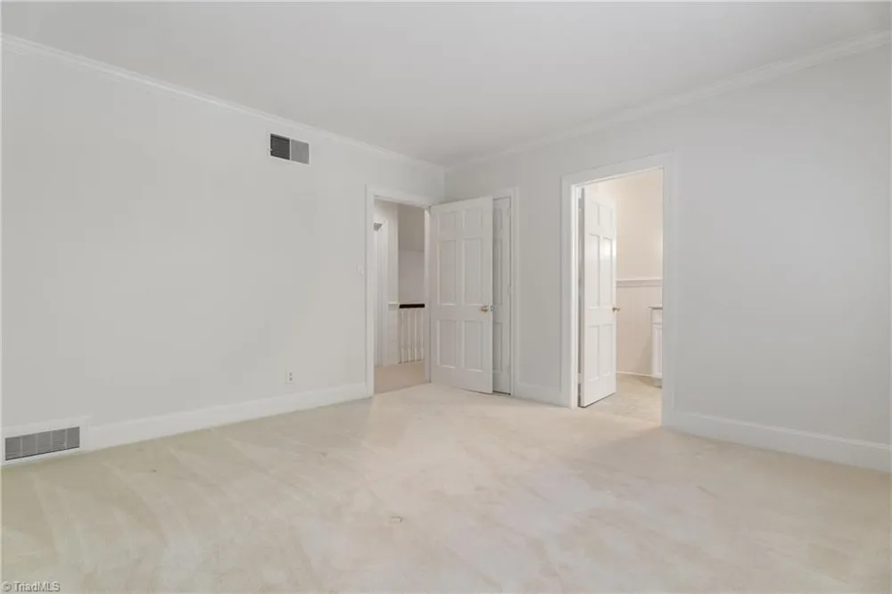 2822 Lazy Lane Winston-Salem, NC 27106