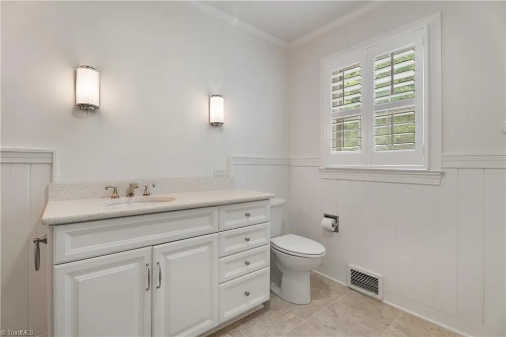 2822 Lazy Lane Winston-Salem, NC 27106