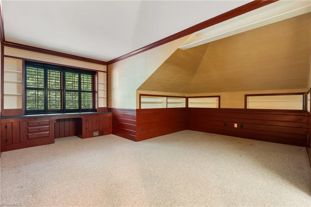 2822 Lazy Lane Winston-Salem, NC 27106