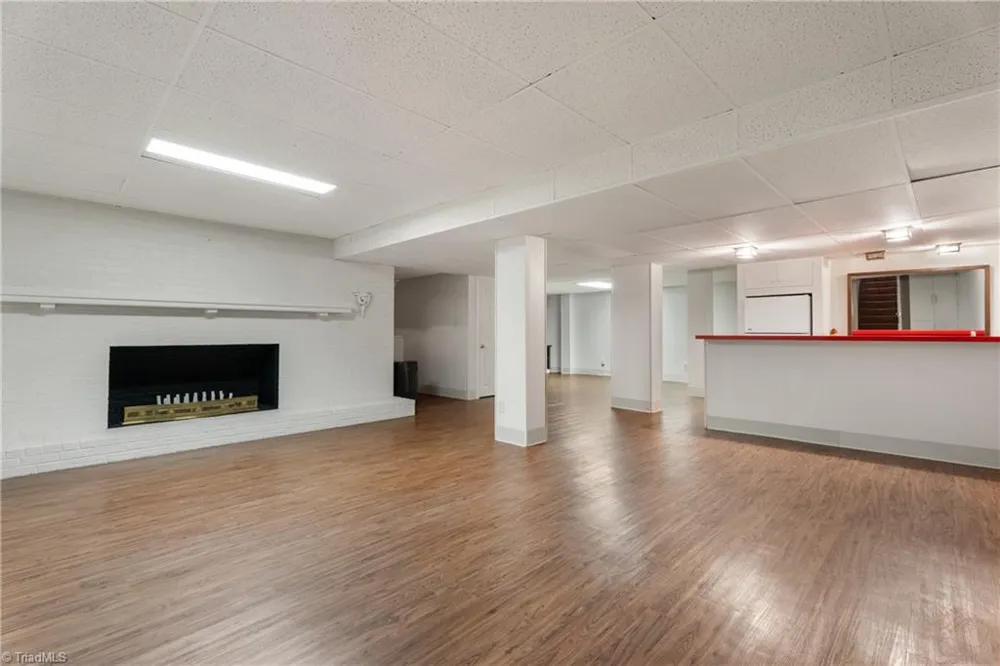 2822 Lazy Lane Winston-Salem, NC 27106