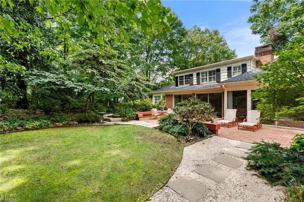 2822 Lazy Lane Winston-Salem, NC 27106