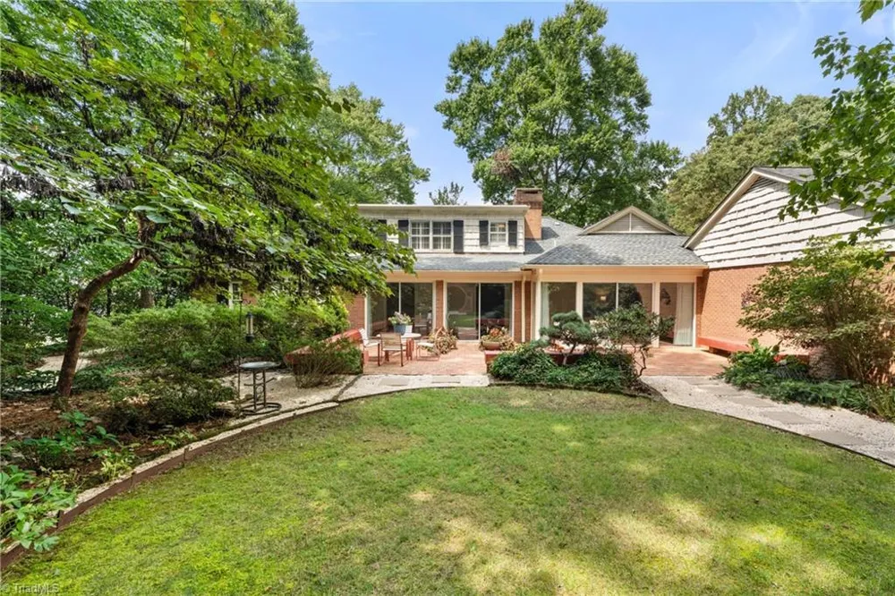 2822 Lazy Lane Winston-Salem, NC 27106