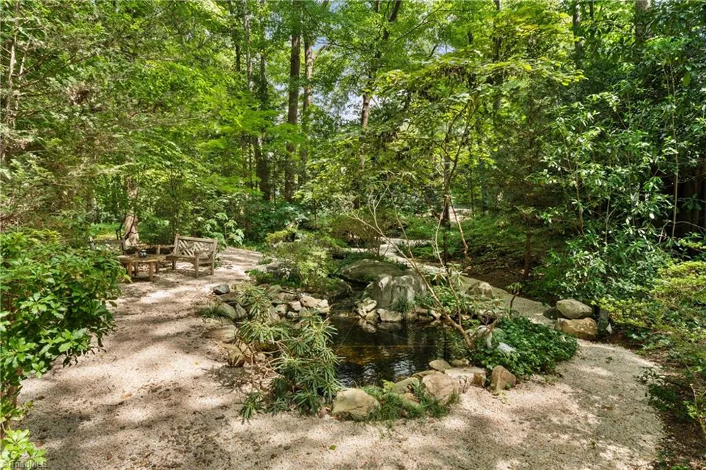 2822 Lazy Lane Winston-Salem, NC 27106