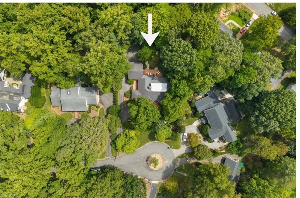 2822 Lazy Lane Winston-Salem, NC 27106