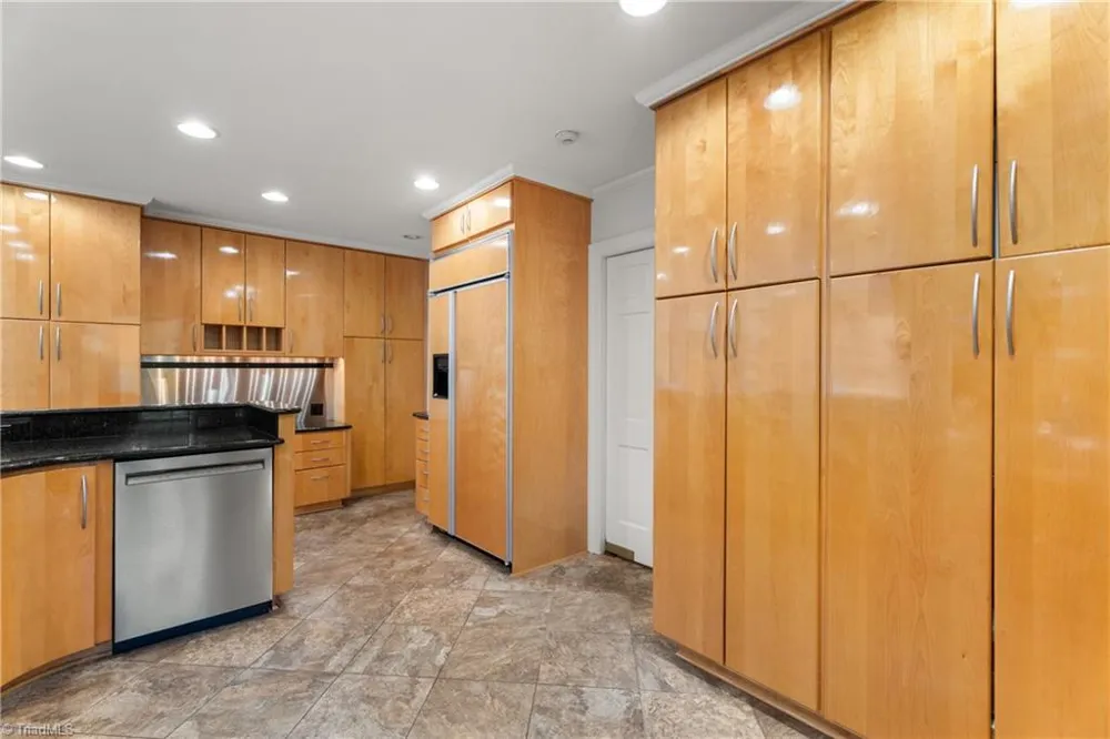 2822 Lazy Lane Winston-Salem, NC 27106