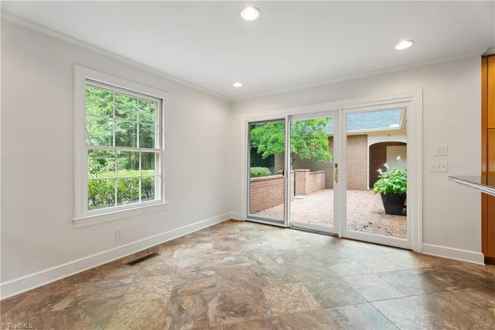 2822 Lazy Lane Winston-Salem, NC 27106