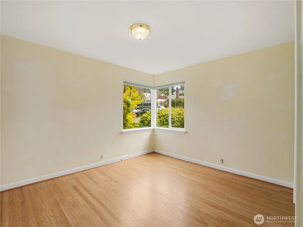 10561 15th Avenue NW Seattle, WA 98177