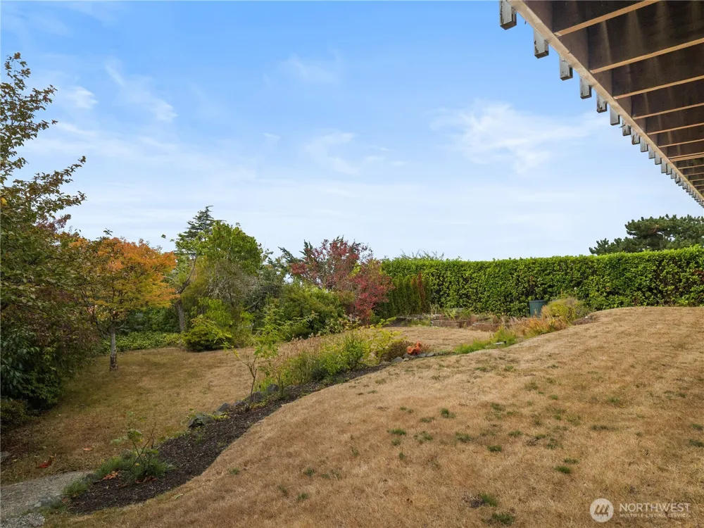 10561 15th Avenue NW Seattle, WA 98177