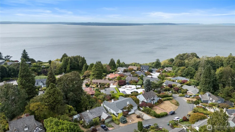 10561 15th Avenue NW Seattle, WA 98177