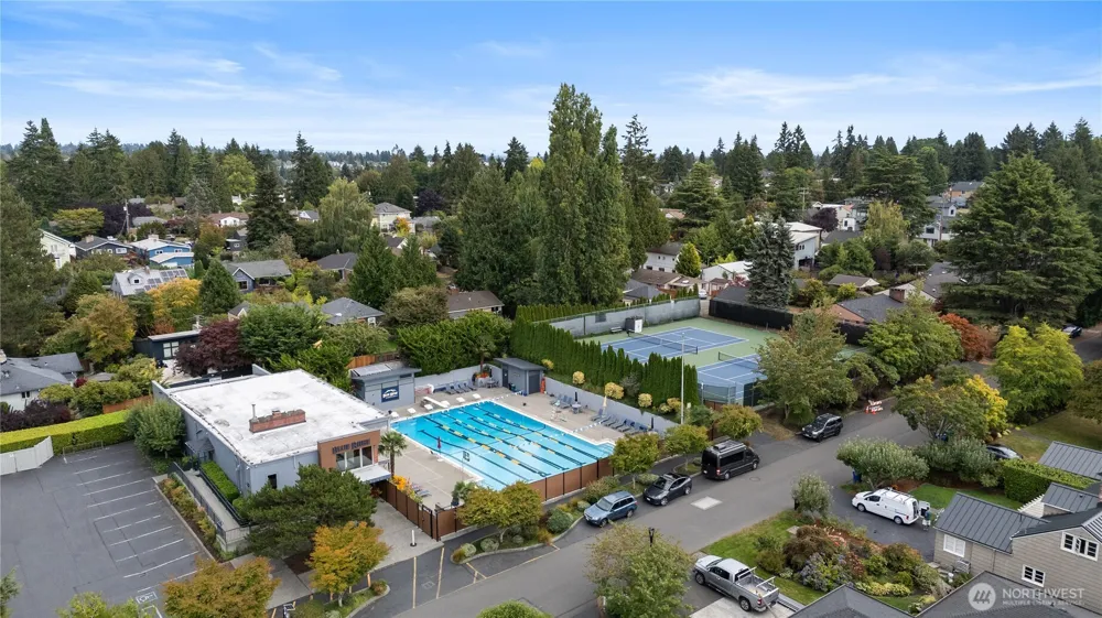 10561 15th Avenue NW Seattle, WA 98177