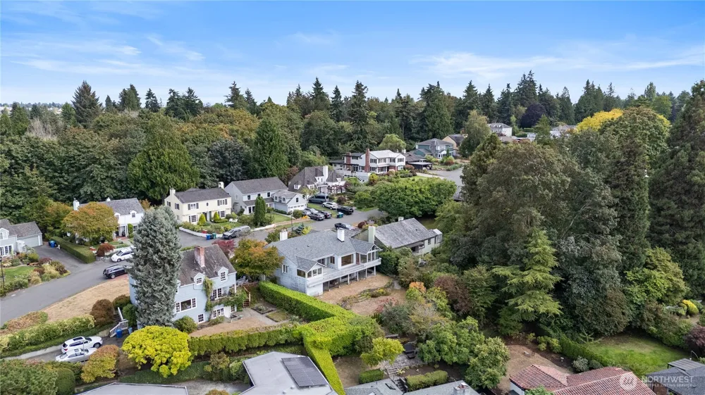 10561 15th Avenue NW Seattle, WA 98177