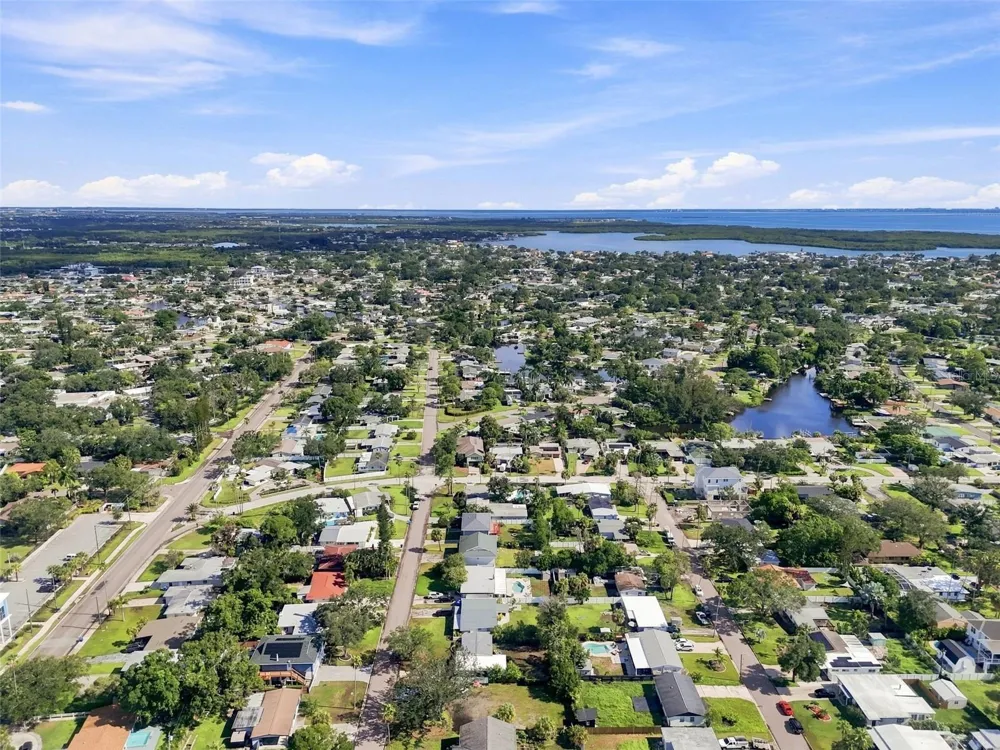 4135 CARSON STREET NE St Petersburg, FL 33703