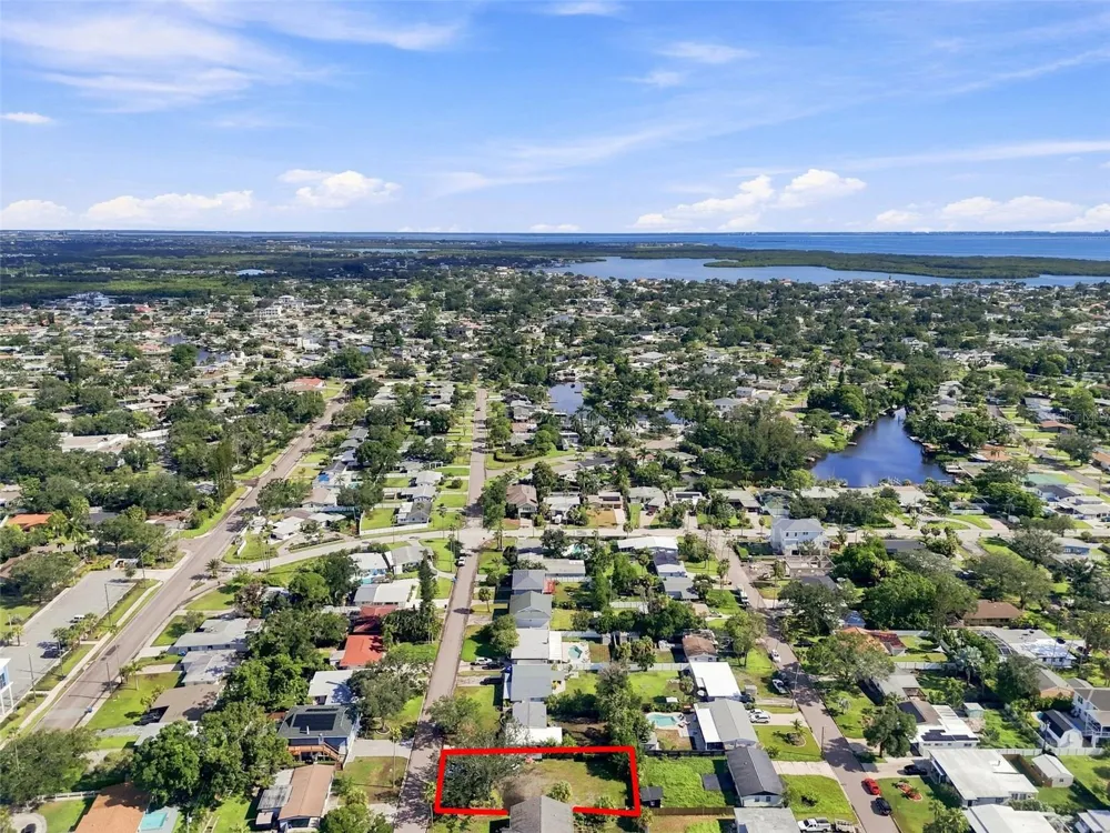 4135 CARSON STREET NE St Petersburg, FL 33703