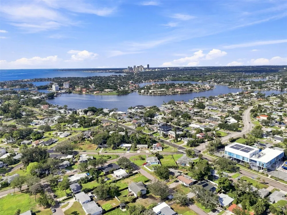 4135 CARSON STREET NE St Petersburg, FL 33703