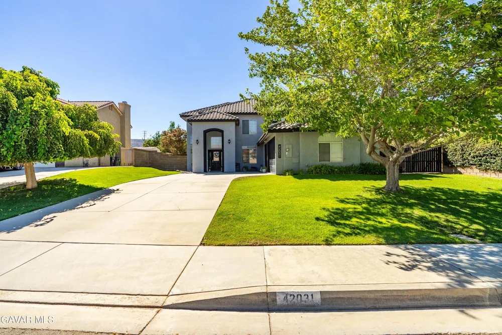42031 Crestland Drive Lancaster, CA 93536