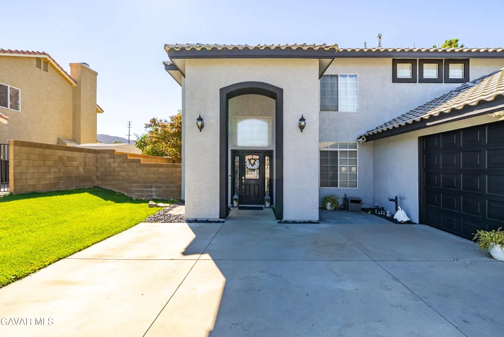 42031 Crestland Drive Lancaster, CA 93536