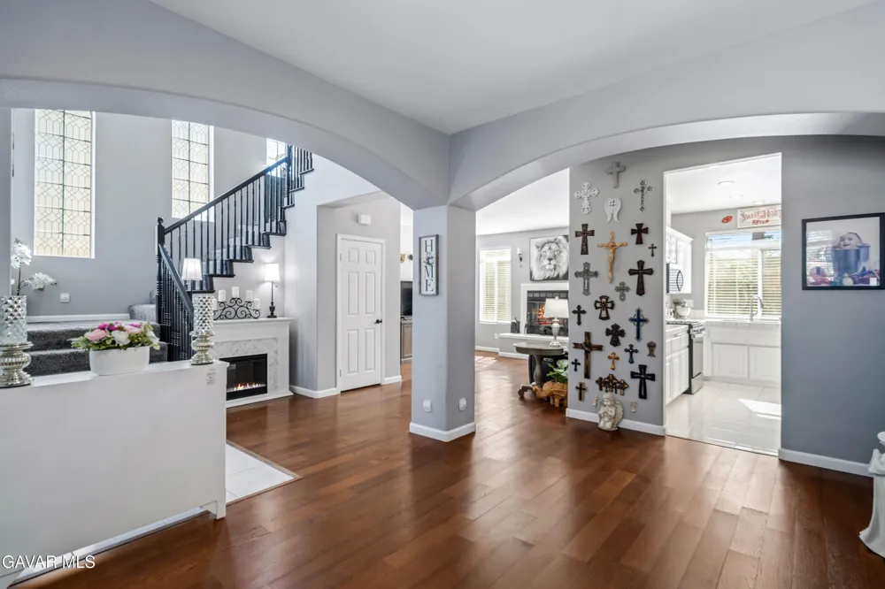 42031 Crestland Drive Lancaster, CA 93536