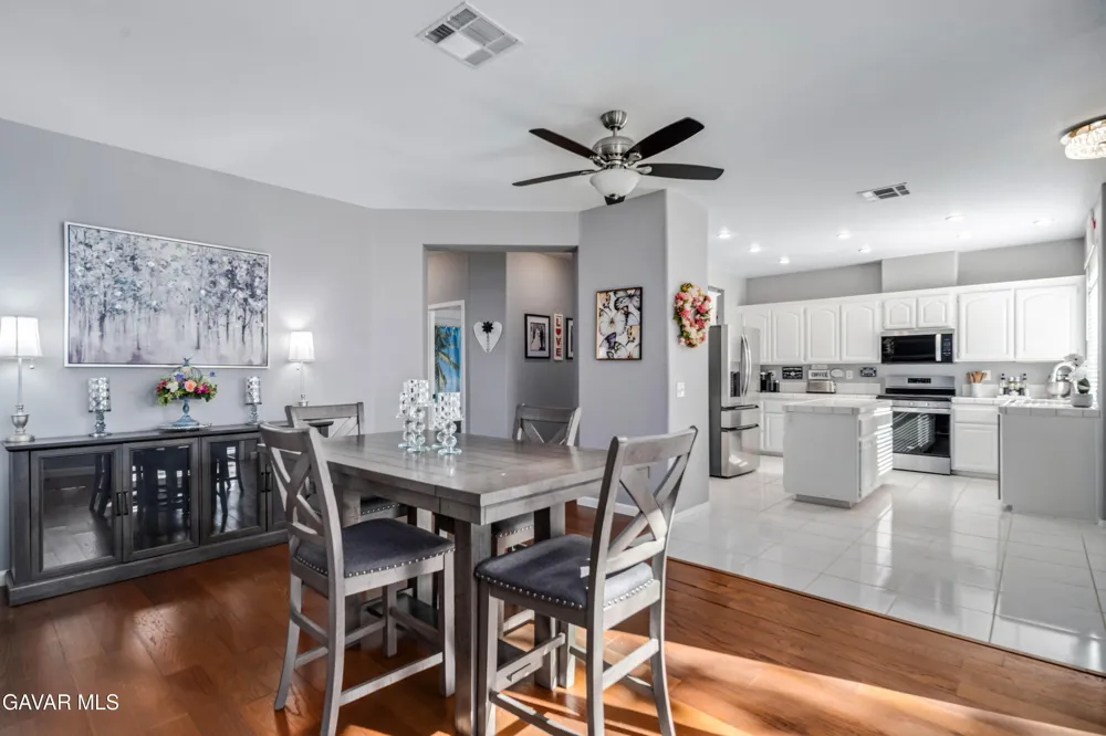 42031 Crestland Drive Lancaster, CA 93536