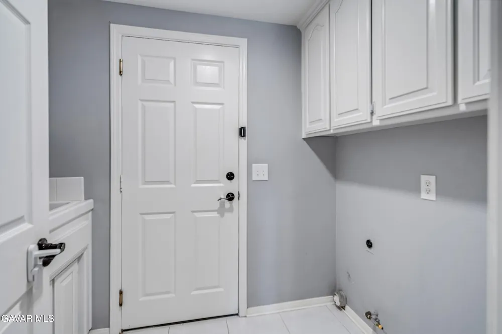 42031 Crestland Drive Lancaster, CA 93536