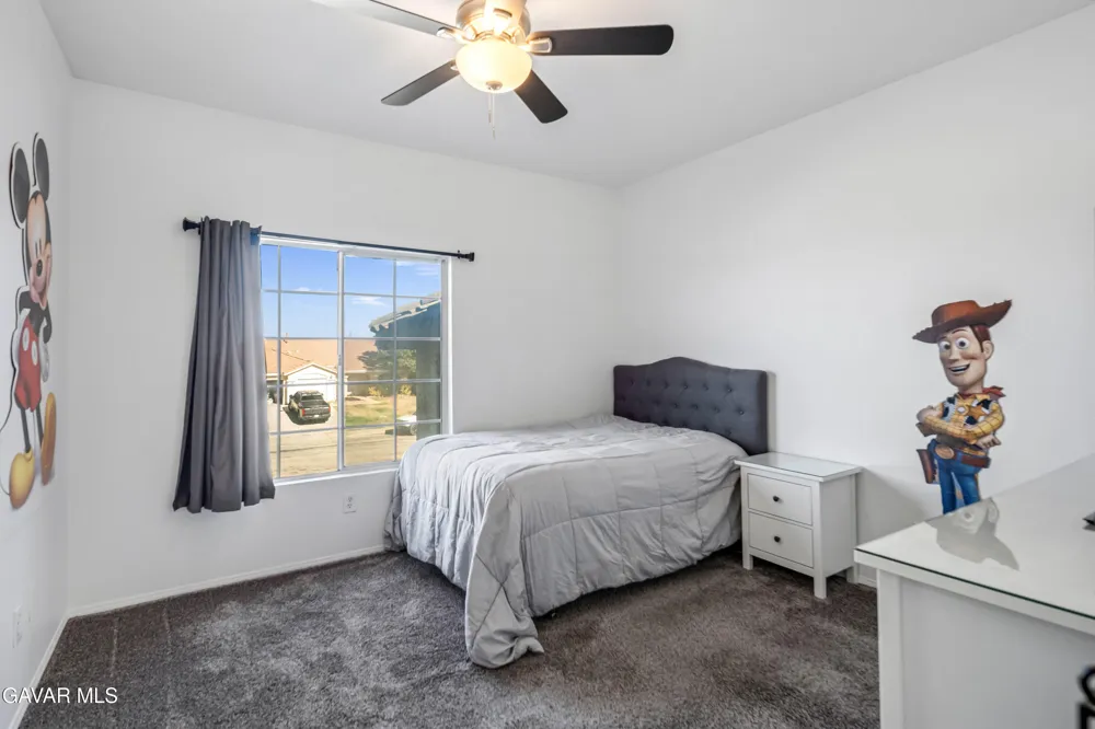 42031 Crestland Drive Lancaster, CA 93536