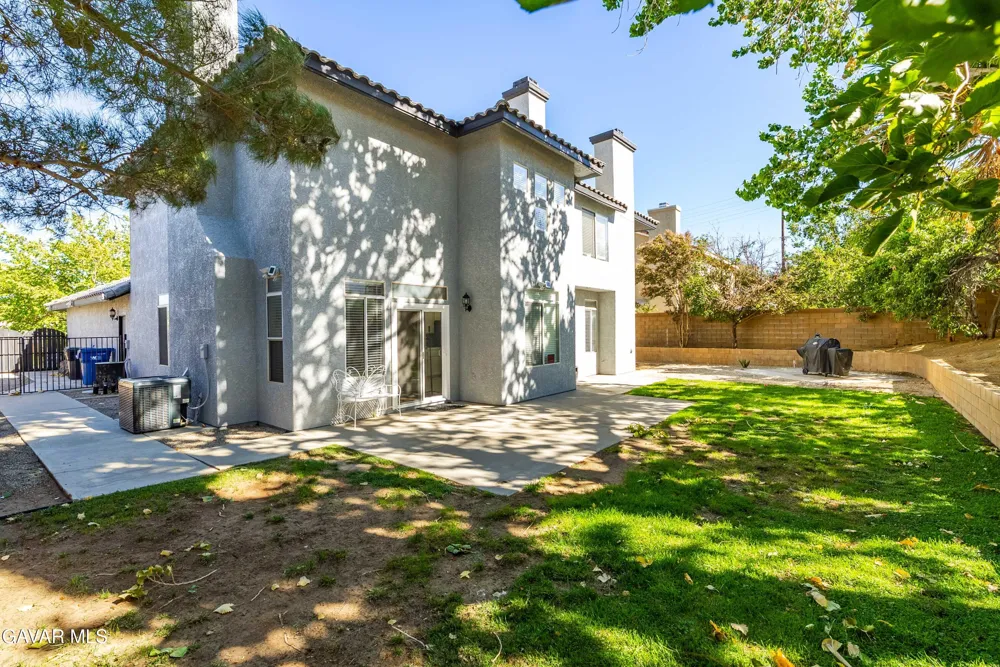 42031 Crestland Drive Lancaster, CA 93536
