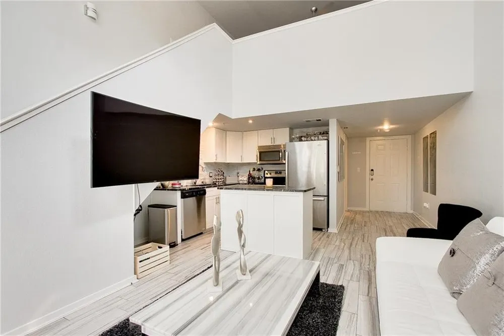 5111 Manett Street #203 Dallas, TX 75206