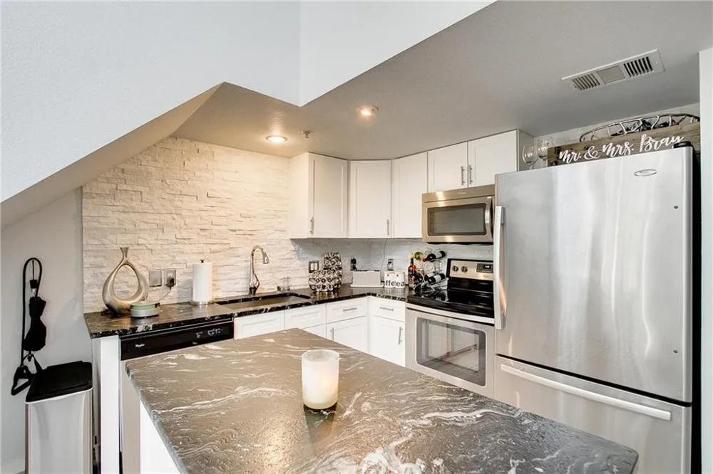 5111 Manett Street #203 Dallas, TX 75206