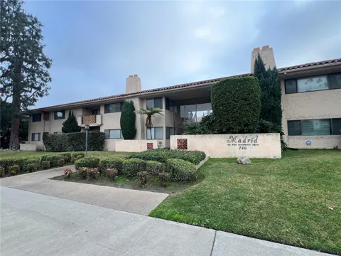 740 W Huntington Drive #K
