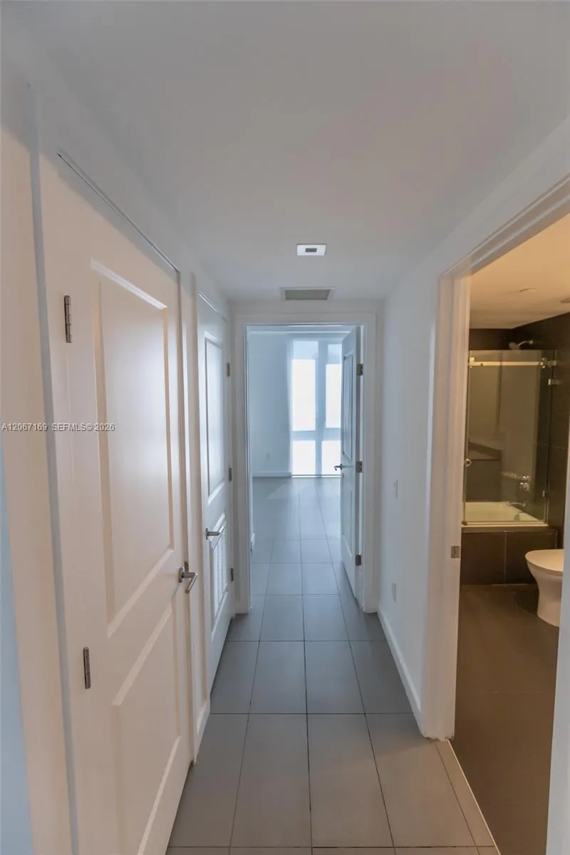 1600 NE 1st Ave #1420 Miami, FL 33132