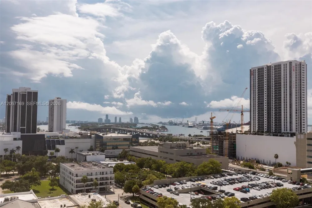1600 NE 1st Ave #1420 Miami, FL 33132