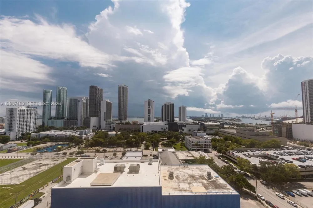 1600 NE 1st Ave #1420 Miami, FL 33132