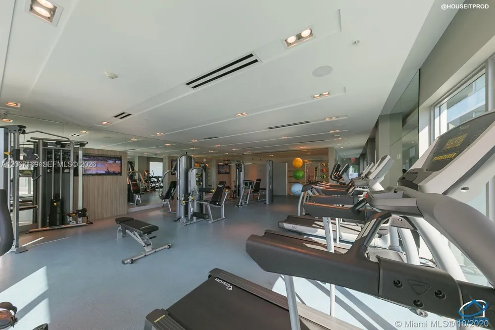 1600 NE 1st Ave #1420 Miami, FL 33132